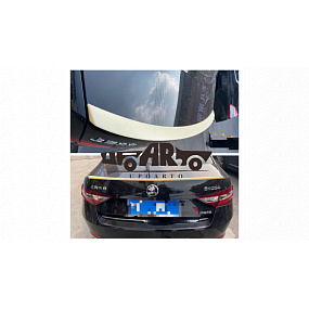 Zadní křídlo Skoda Superb III Lip Gloss Black Zadní křídlo Skoda Superb III Lip Gloss Black