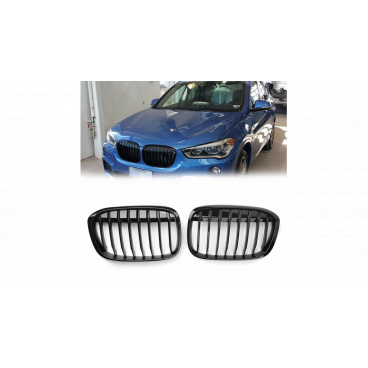 Gril BMW X1 F48 jednotlivé žebro Lesklá černá