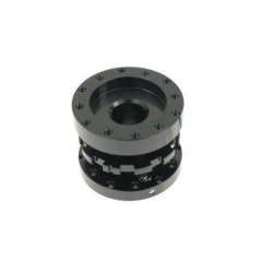 Stavitelný mezikus mezi nábu a volant T