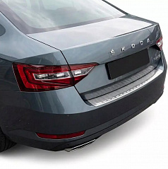 Nerez broušený kryt horní hrany zadního nárazníku Škoda Superb III liftback 2015–2024
