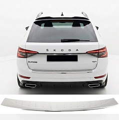 Nerez leštěný kryt horní hrany zadního nárazníku Škoda Superb III Combi 2015–2024